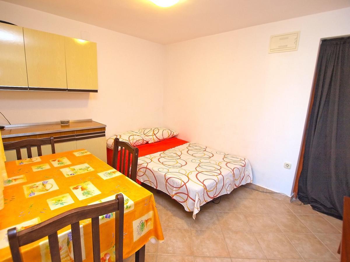 Apartments Ivan 41 Pula Exterior photo